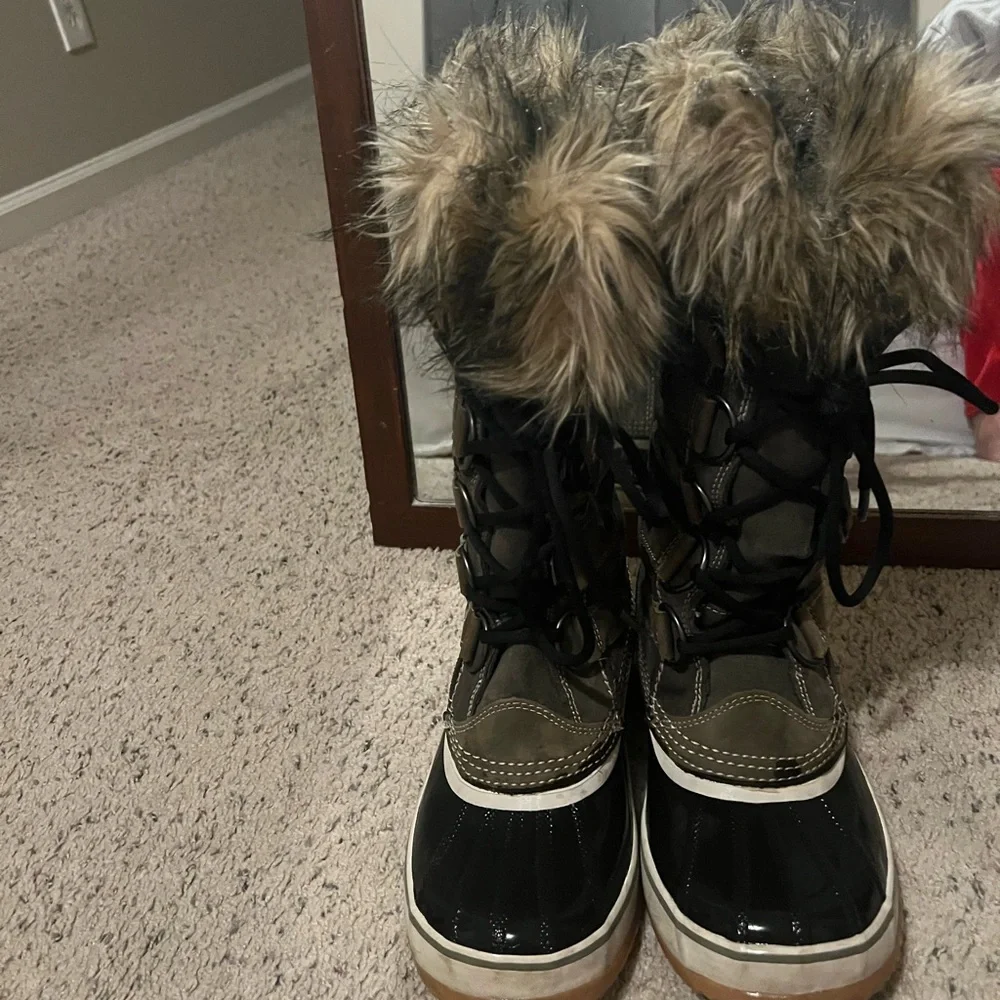 Sorel Brown Faux Fur Trim Winter Boots